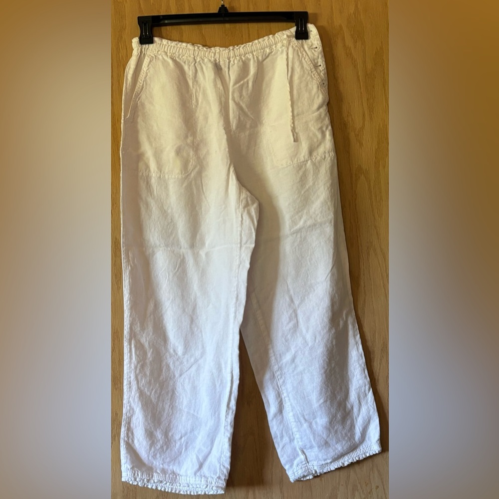 Liz Claiborne White Linen pants. Size M.